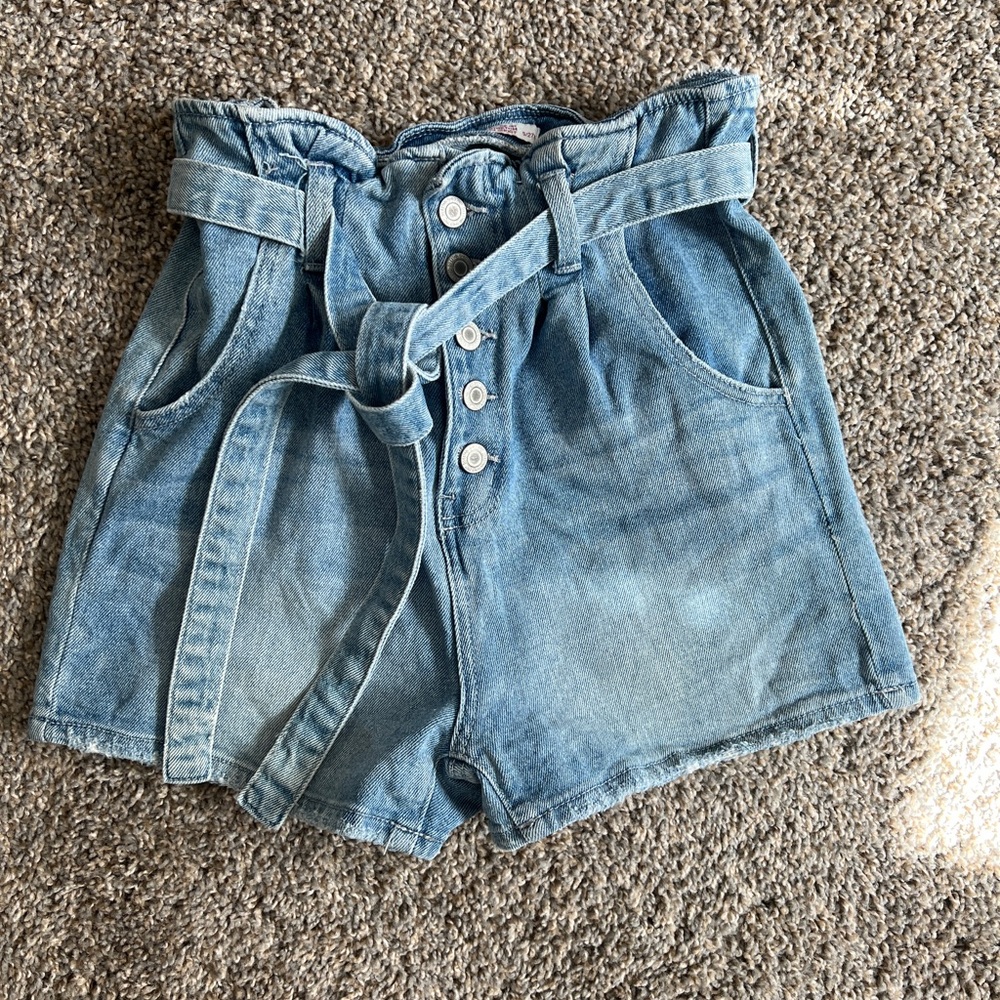 Used denim vintage high rise mom shorts size 5/27